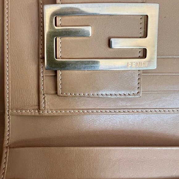 Small Vintage Zucca Fendi Wallet (Authentic) - Picture 4 of 12